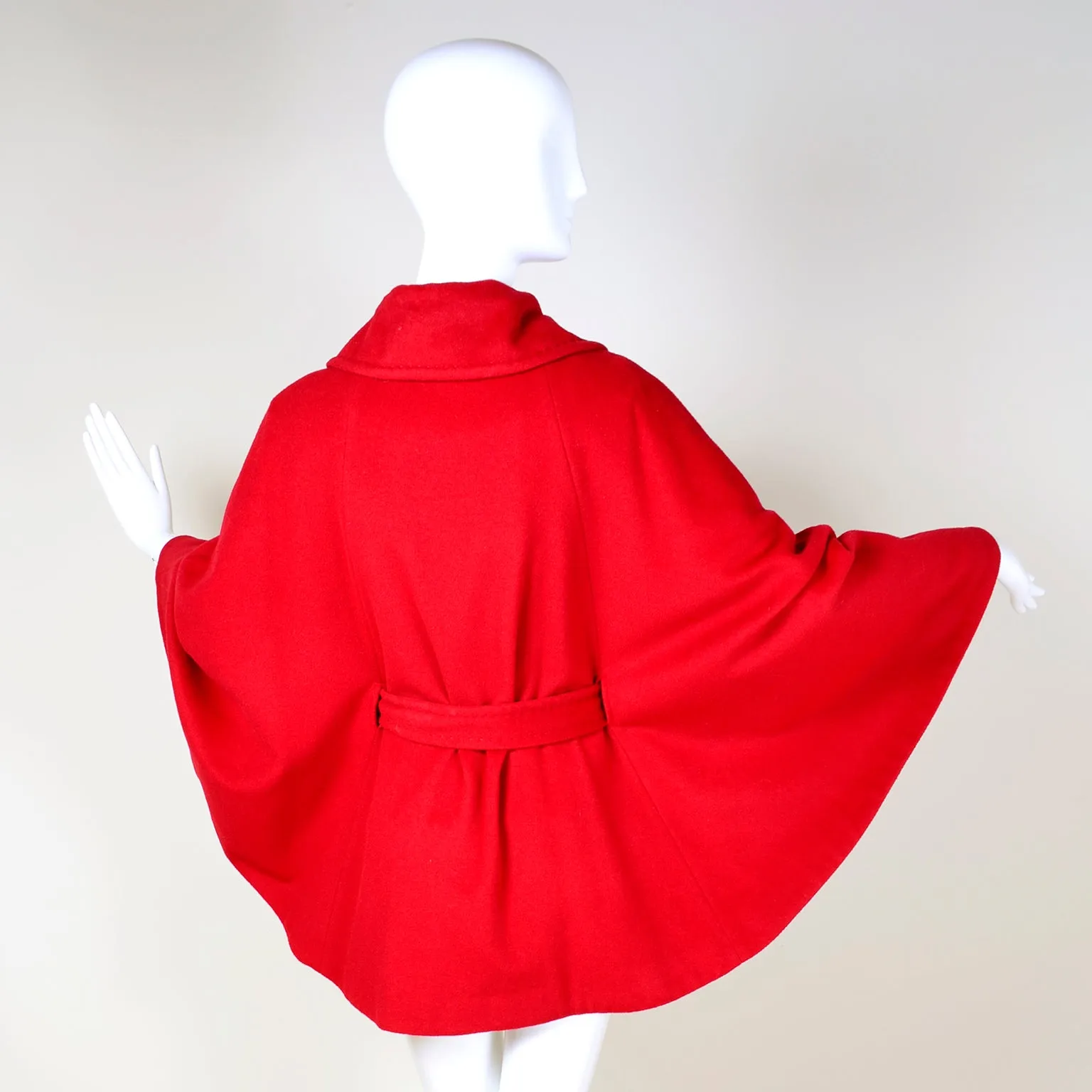 1990s Ellen Tracy Red Wool Vintage Cape S/M