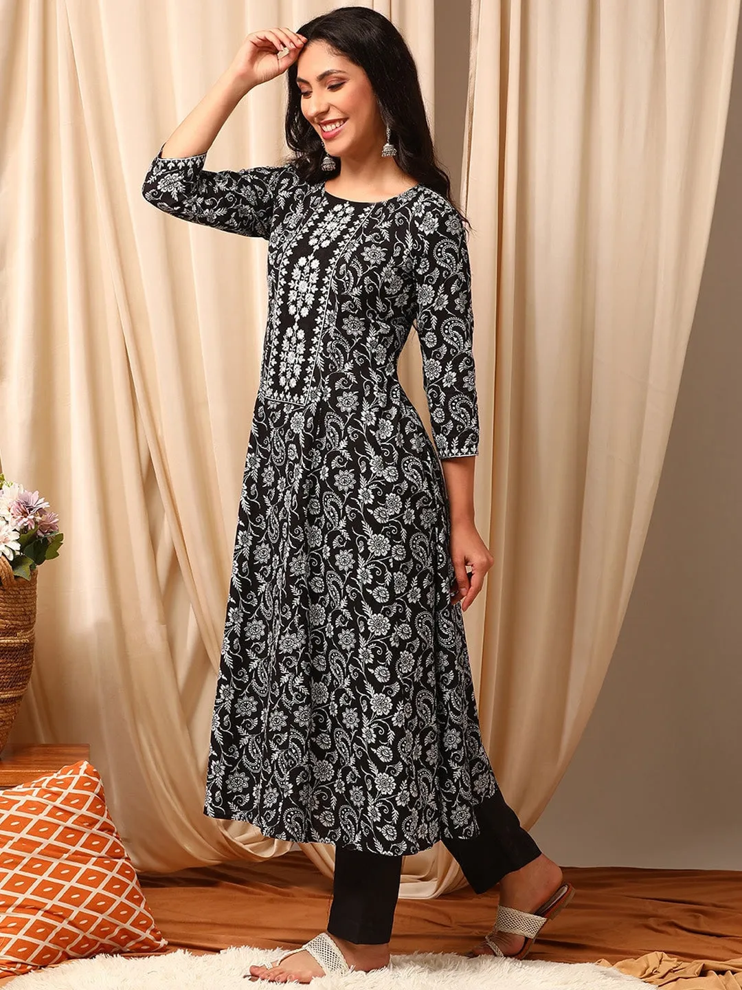 Black Women Ethnic Motifs Embroidered Empire Thread Work Kurta with Trousers