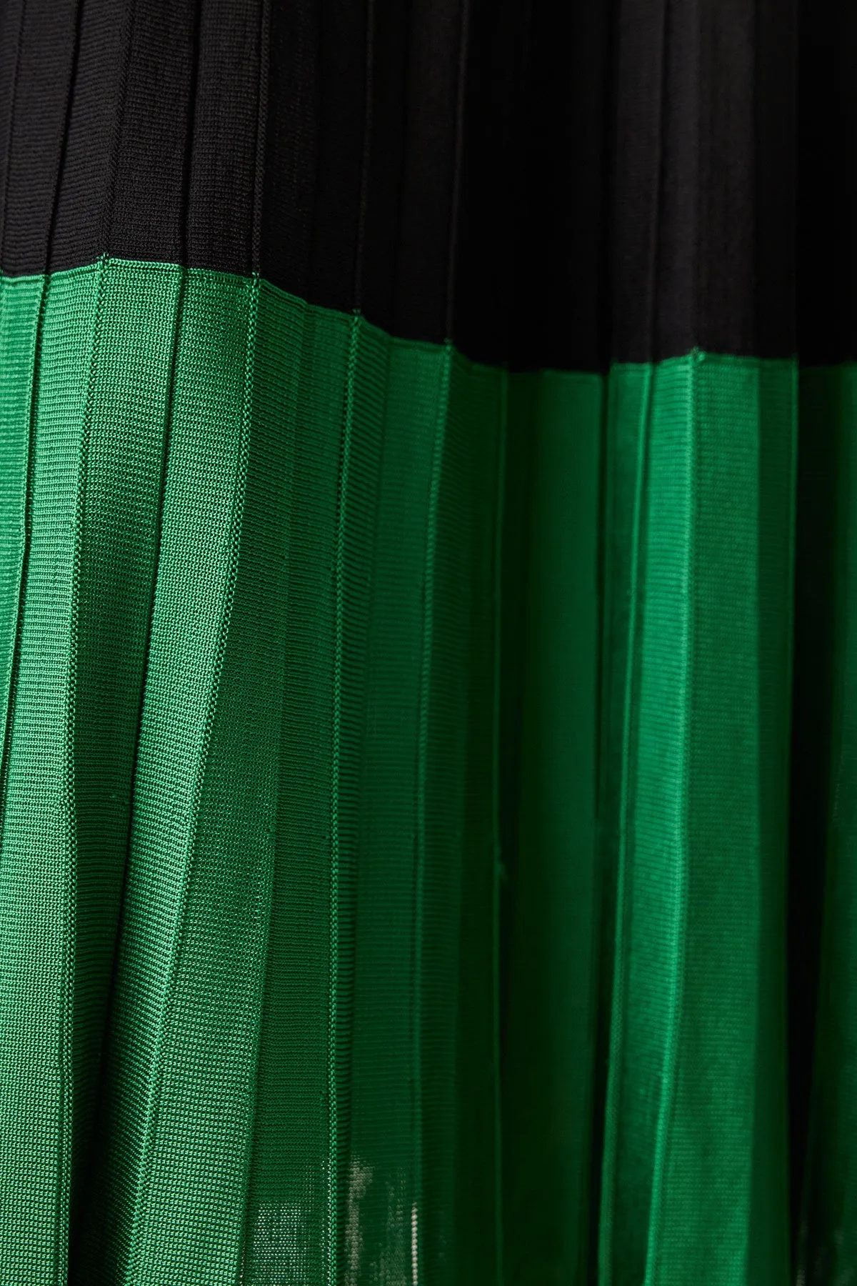 Crepe Contrast Skirt - Black Green