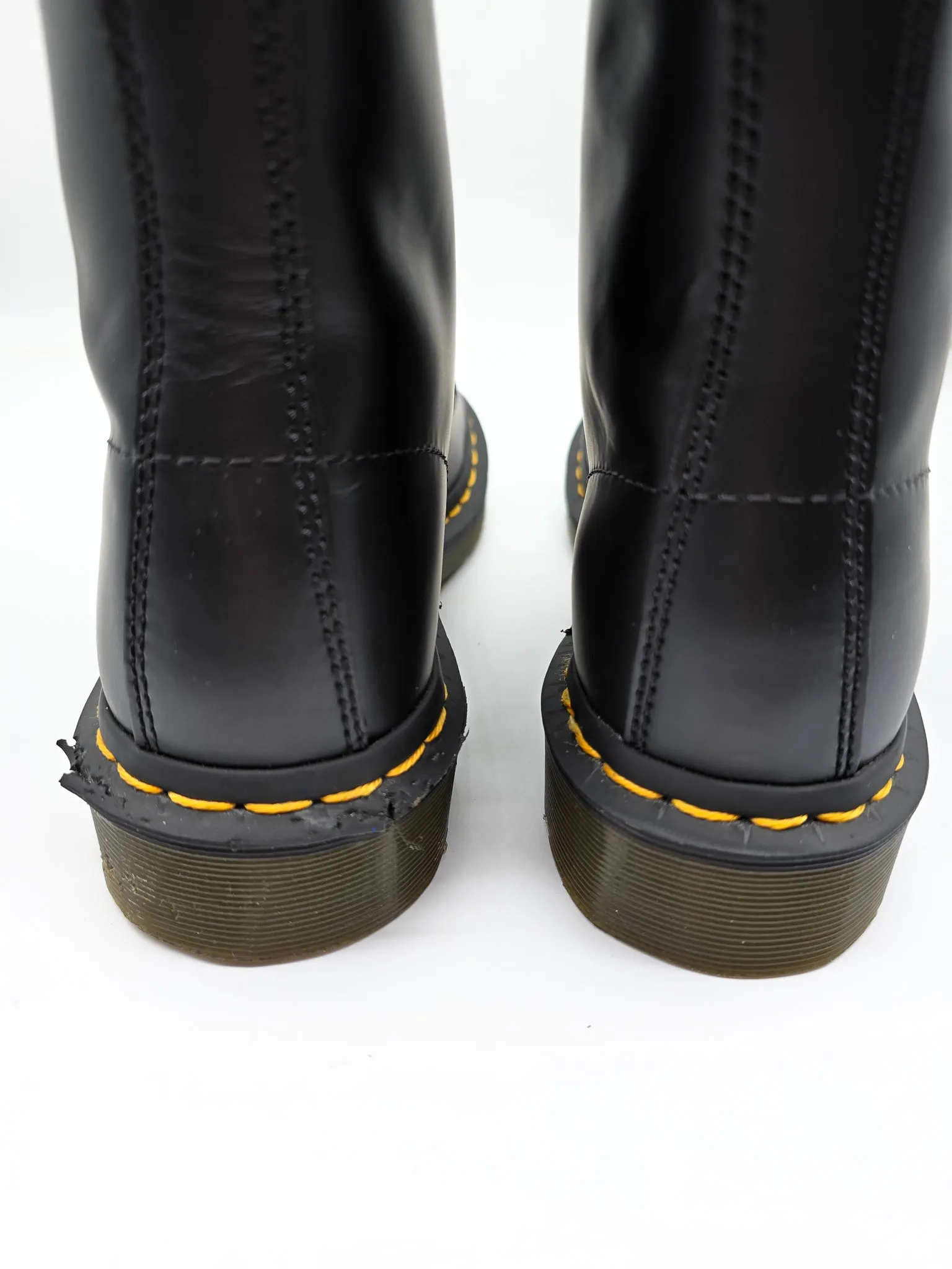 DR. MARTENS 1460 BLACK SMOOTH UK 5 - Pre-Loved