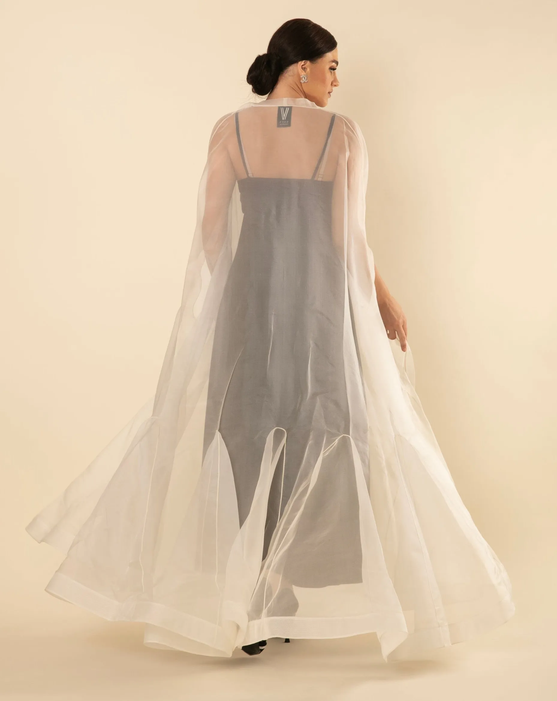 EVENING WHITE ORGANZA CAPE/ABAYA