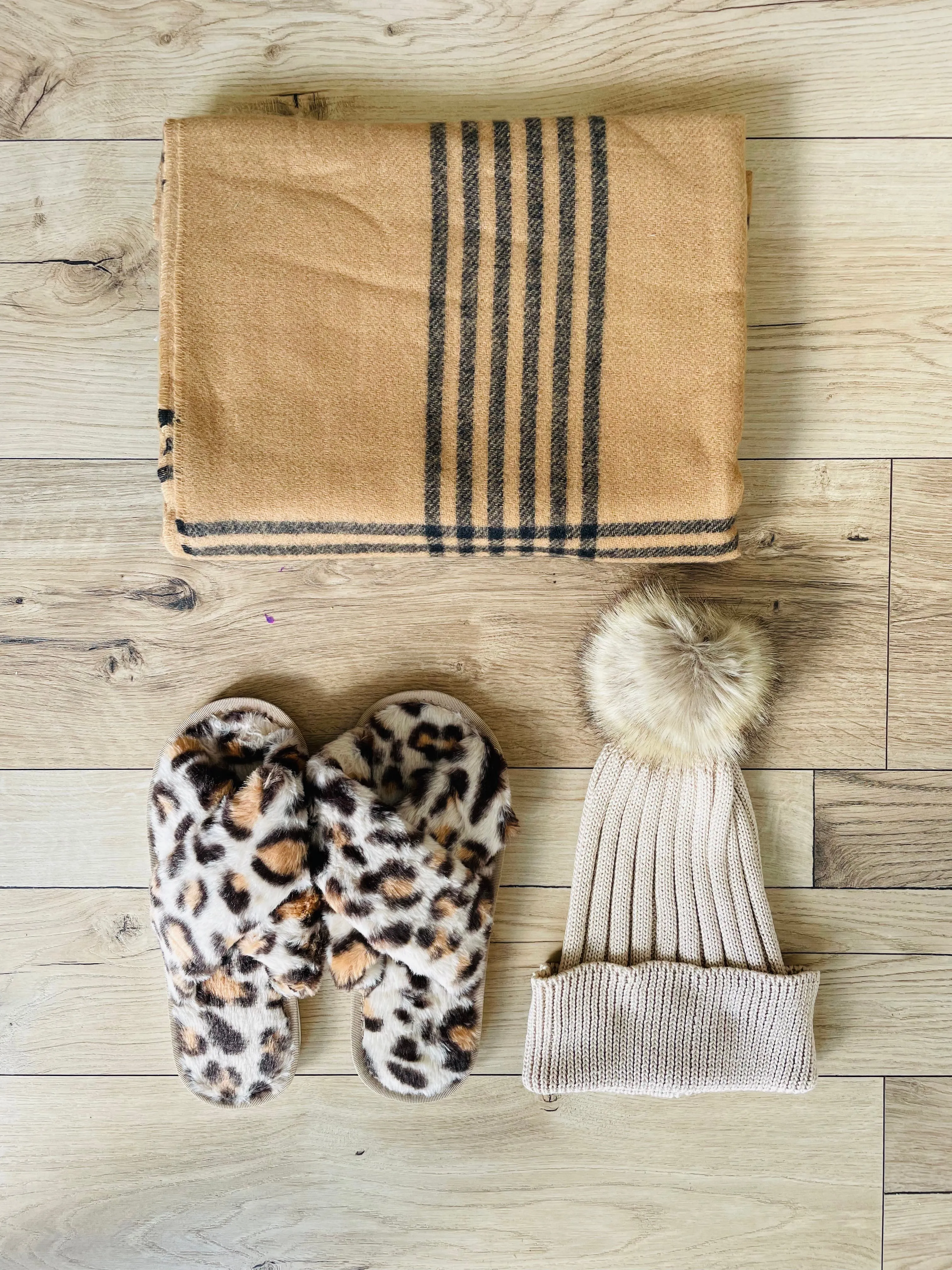 Holly Pom Pom Beanie - Beige