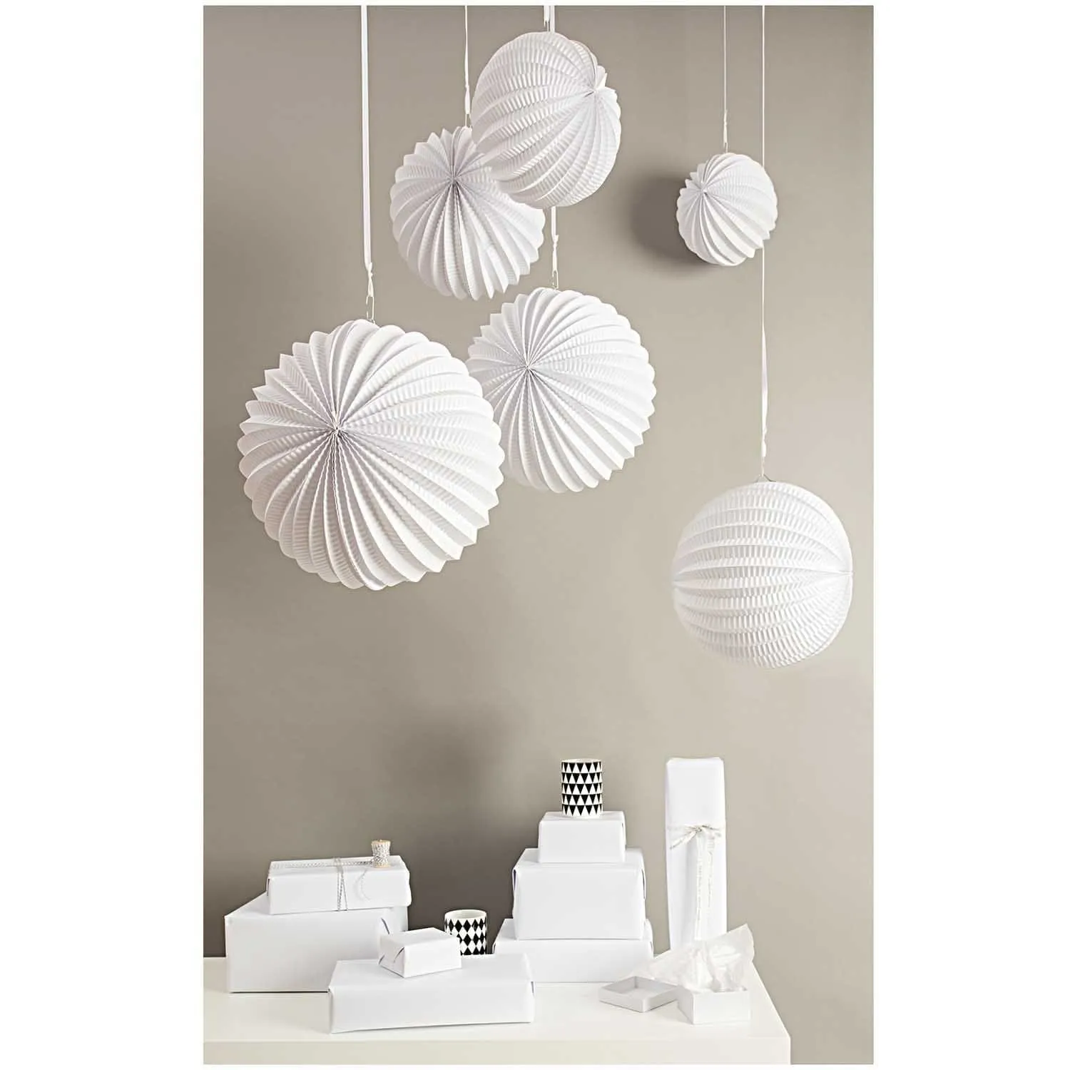 Pleated Paper Lanterns - White (3 Pack)