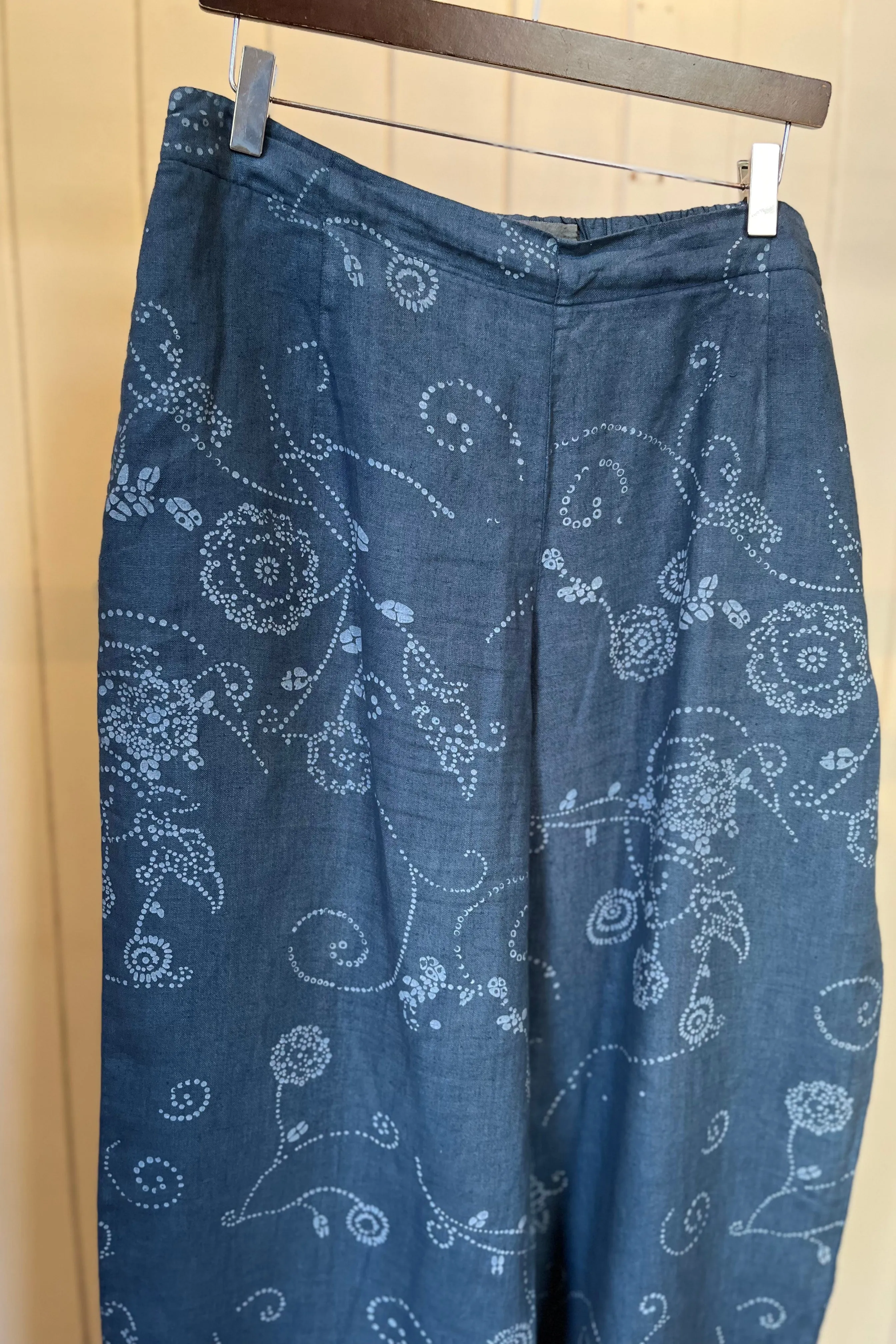 Re-Wear Oska Lagoon Blue Batik Floral Print Linen Trousers