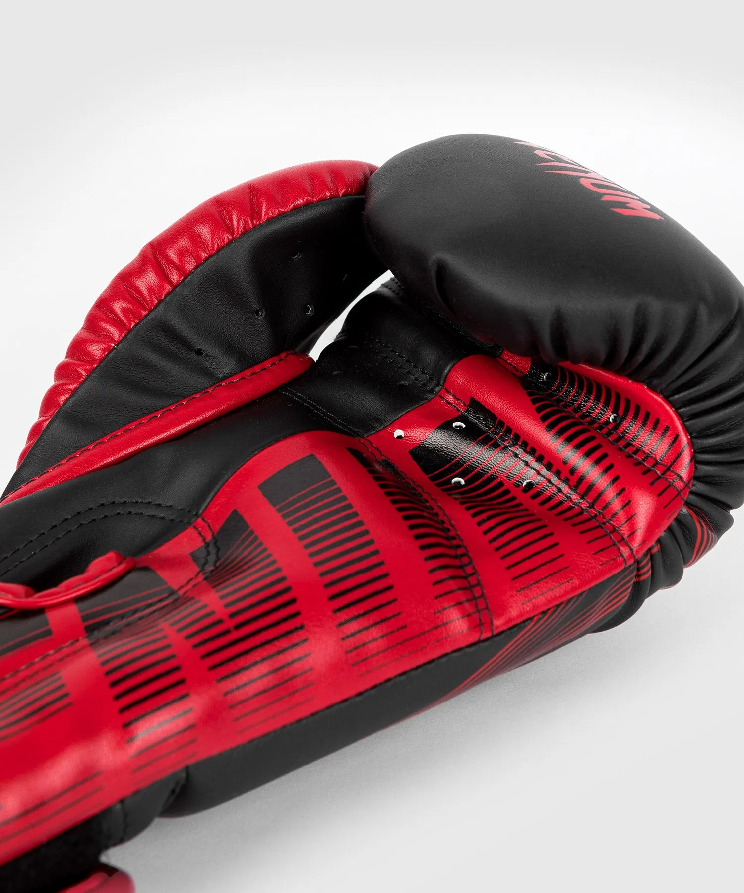 RWS x Venum Boxing Gloves - Black