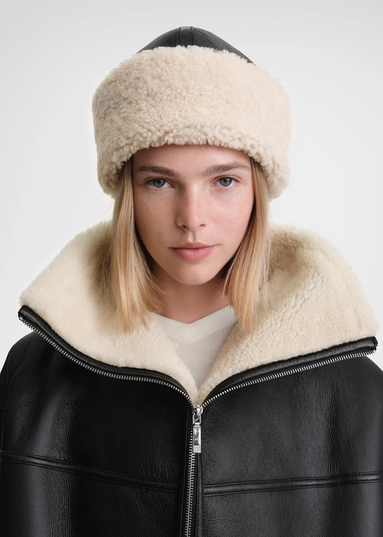 Shearling winter hat black/off white