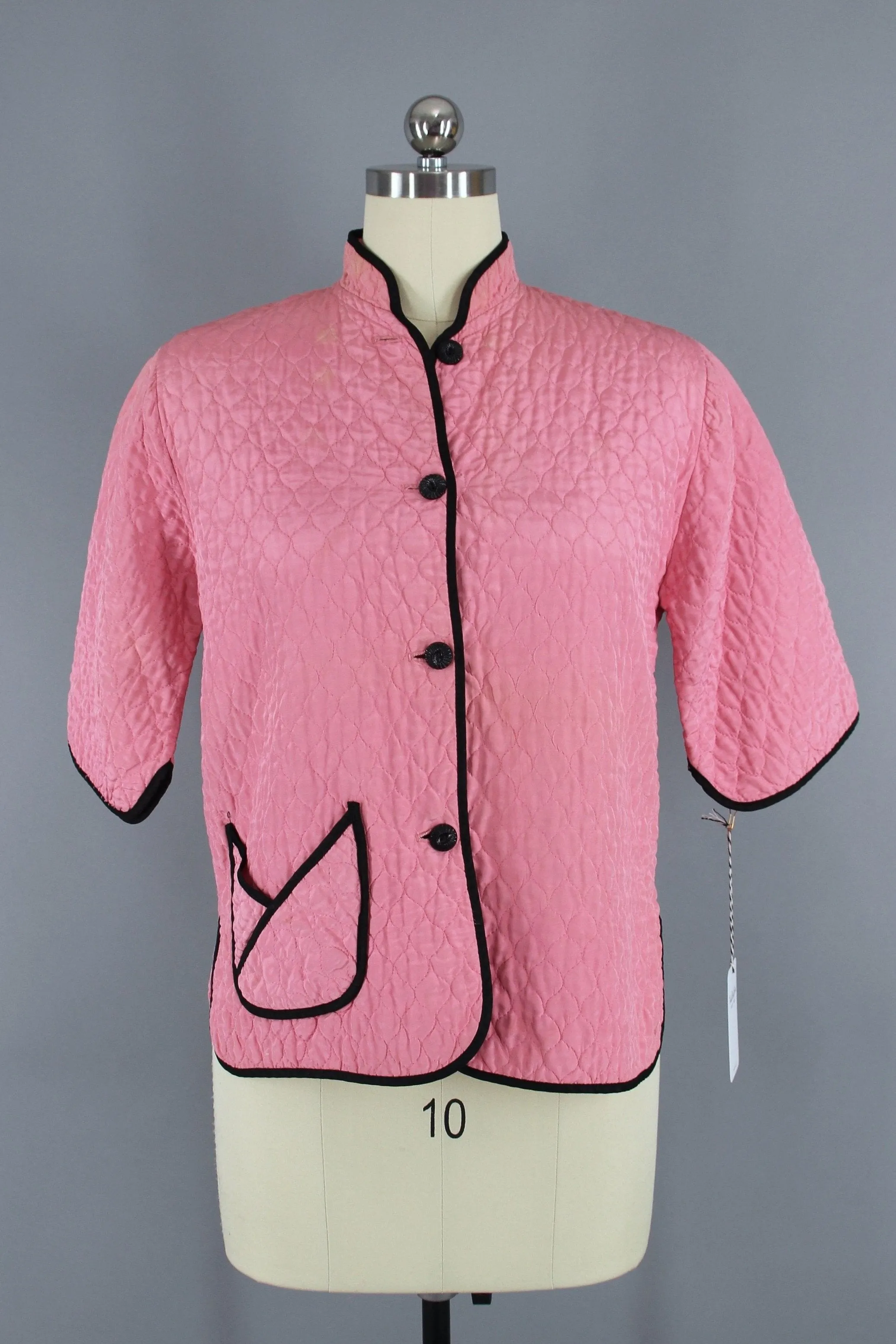 Vintage 1940s Bed Jacket / Carnation Pink Quilted Rayon